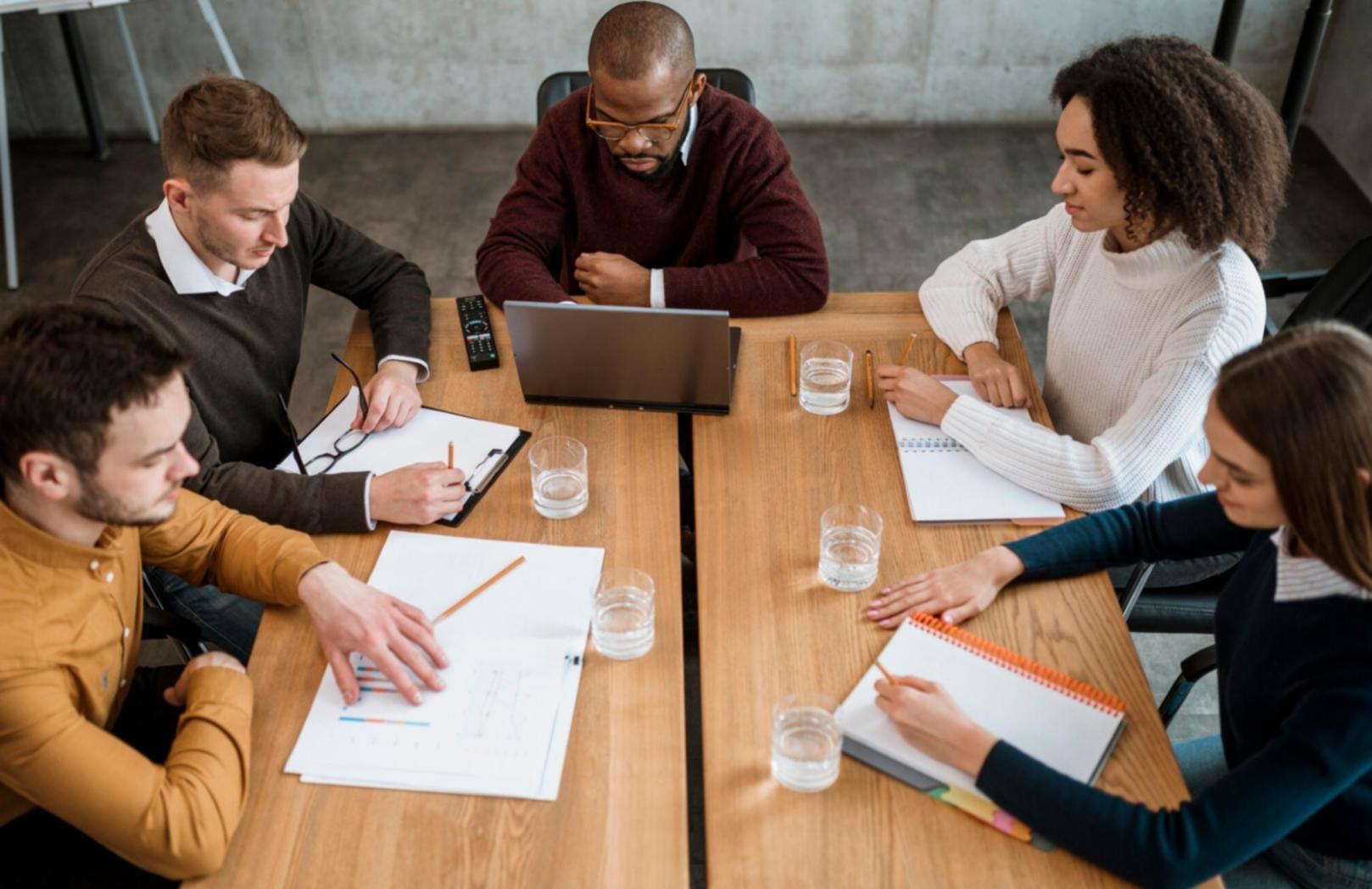 Detailed cash flow tracking and monthly comparison analysis